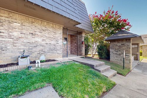 apt-13-207 E Harwood Rd, Euless, TX, 76039-3971 | Card Image