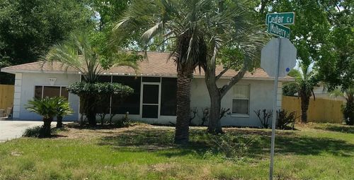 931 Cedar Cir, TAVARES, FL, 32778-4442 | Card Image