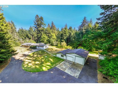 84226 Clear Lake Rd, Florence, OR, 97439-8412 | Card Image