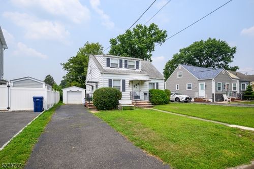 1717 Crescent Pkwy, Linden, NJ, 07036-5439 | Card Image