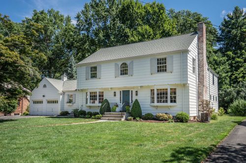 104 Foxcroft Rd, West Hartford, CT, 06119-1019 | Card Image