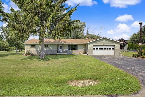 7676 Southmoor Dr, Monroe, MI, 48161-4724 | Card Image