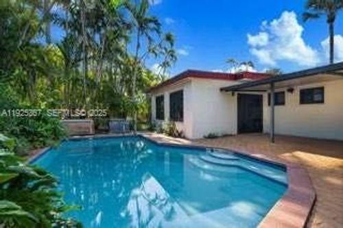 9155 Sw 179th St, Palmetto Bay, FL, 33157-5928 | Card Image