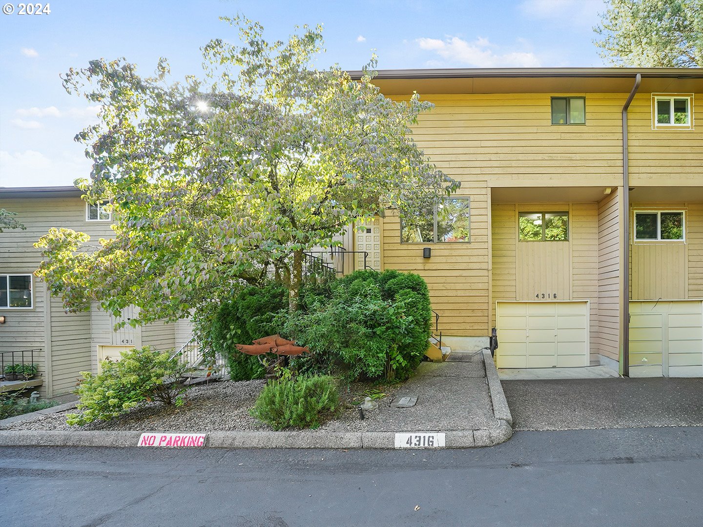 Botticelli St, Lake Oswego, OR 97035