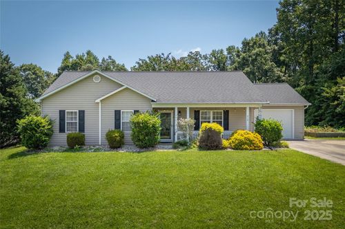 416 Catawba St, Morganton, NC, 28655-6156 | Card Image