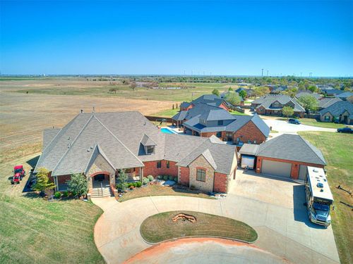 610 Lawrence Dr, Okarche, OK, 73762-9365 | Card Image