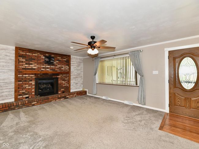 Gas log fireplace | Image 7