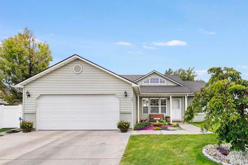 1327 Cody Ct, Twin Falls, ID, 83301-3290 | Card Image
