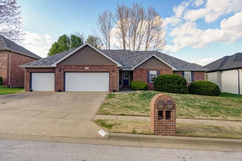 853 E Meadow Garden Ct, Nixa, MO, 65714-7667 | Card Image