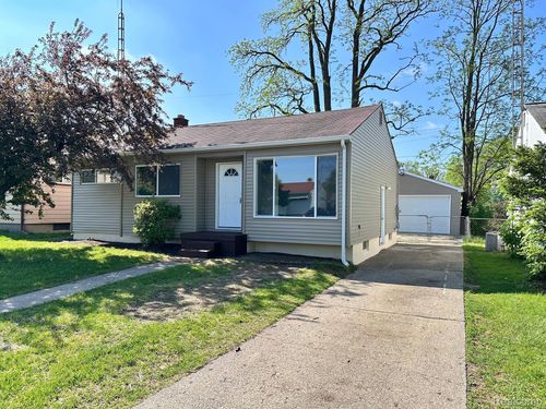 3742 Woodrow Ave, Flint, MI, 48506-3136 | Card Image