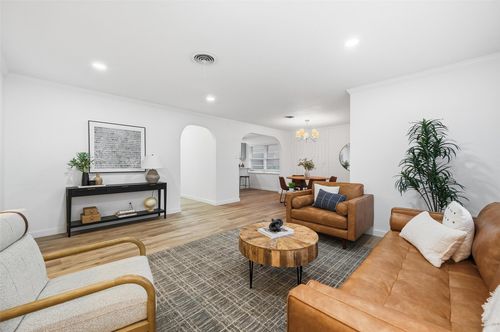 816 Green Cove Ln, Dallas, TX, 75232-1638 | Card Image