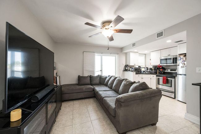 living area | Image 4