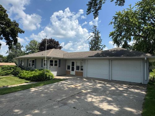 324 7th St, Aplington, IA, 50604-1087 | Card Image