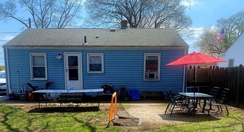 16 Vineyard St, Pawtucket, RI, 02860-5825 | Card Image
