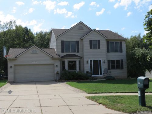 1111 Lacosta Dr, Dewitt, MI, 48820-7936 | Card Image