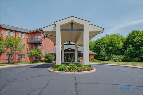 118-2001 Perrysburg Holland Rd, Holland, OH, 43528 | Card Image