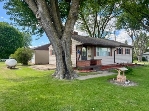 15 School Ln, Goose Lake, IA, 52750-7702 | Card Image