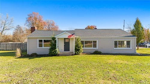 1301 N Main St, Amherst, OH, 44001-1054 | Card Image