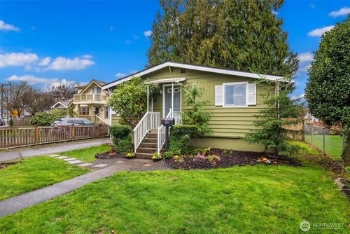 619 Burnett Ave S, Renton, WA, 98057-2528 | Card Image