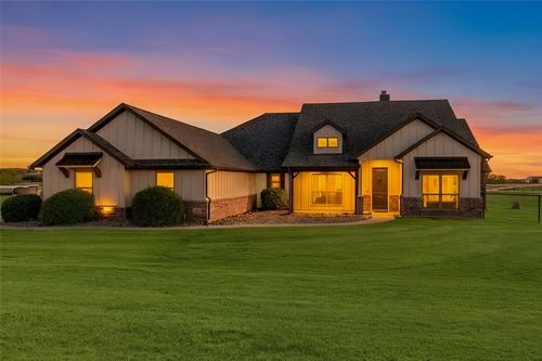 1062 Caballero Ct, Weatherford, TX, 76087-6801 | Card Image