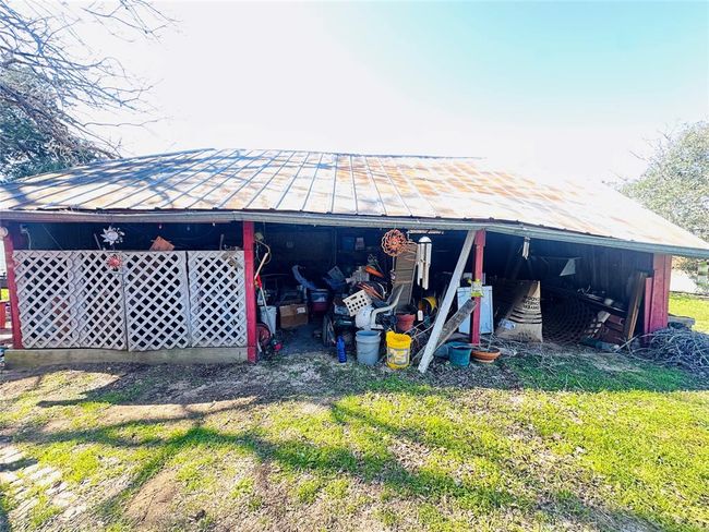 1002 Hopkins St, House other with 5 bedrooms, 3 bathrooms and null parking in Yoakum TX | Image 20
