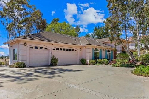 2475 Canyon Creek Road, Escondido, CA, 92025 | Card Image
