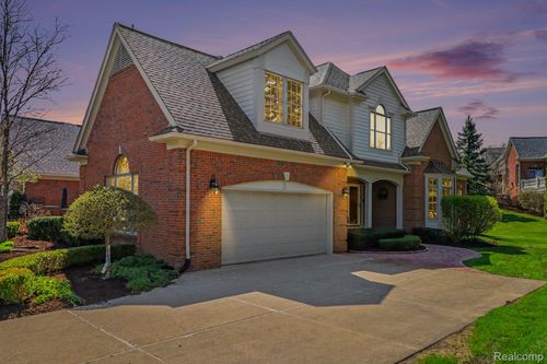 2869 Hastings Ct, Oakland Twp, MI, 48306-4903 | Card Image