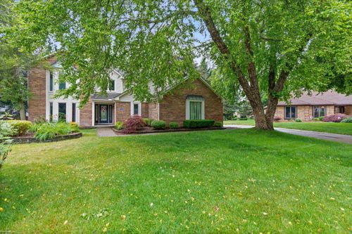13824 Woodsett Ct, Shelby Township, MI, 48315-1967 | Card Image