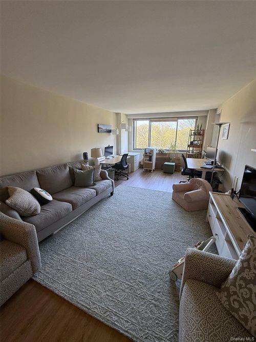 4u-220-55 46th Avenue, New York, NY, 11361 | Card Image