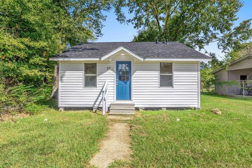 1017 Alamo St, Lake Charles, LA, 70601-8709 | Card Image