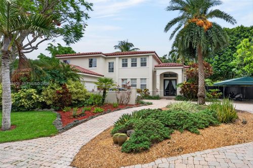 8204 Sw 171st St, Palmetto Bay, FL, 33157-9207 | Card Image