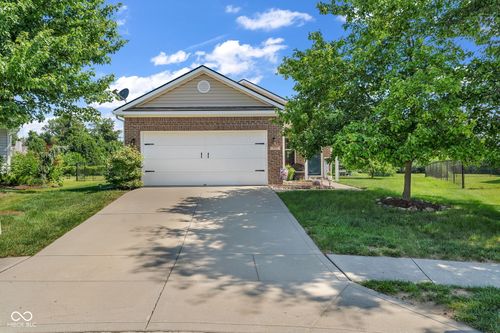 757 Aerostar Ct, Avon, IN, 46123-6543 | Card Image