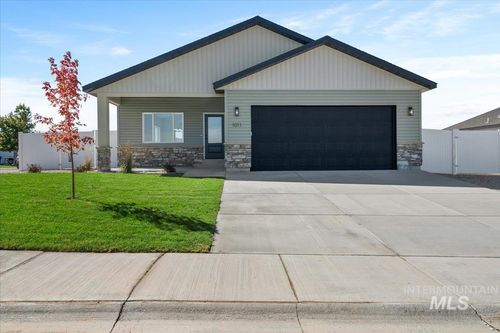 1011 23rd Ave E, Jerome, ID, 83338-4945 | Card Image