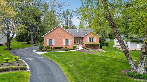 4455 Driftwood Dr, Commerce Township, MI, 48382-1323 | Card Image