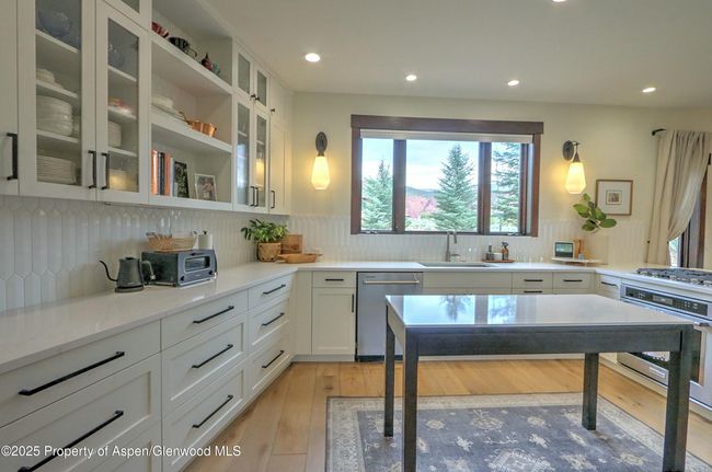 86 Sunrise Ct, House other with 5 bedrooms, 5 bathrooms and null parking in Glenwood Springs CO | Image 16