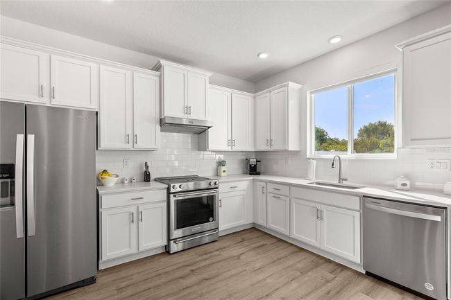 9104 Sandy Bluffs Cir, House other with 4 bedrooms, 3 bathrooms and null parking in PARRISH FL | Image 8