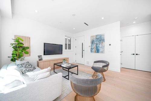 1710 35th Ave E, Vancouver, BC, V5P1B4 | Card Image