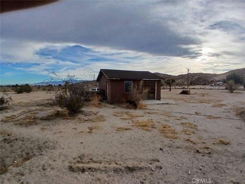 20273 Grey Mountain Rd, El Mirage, CA, 92301-9204 | Card Image