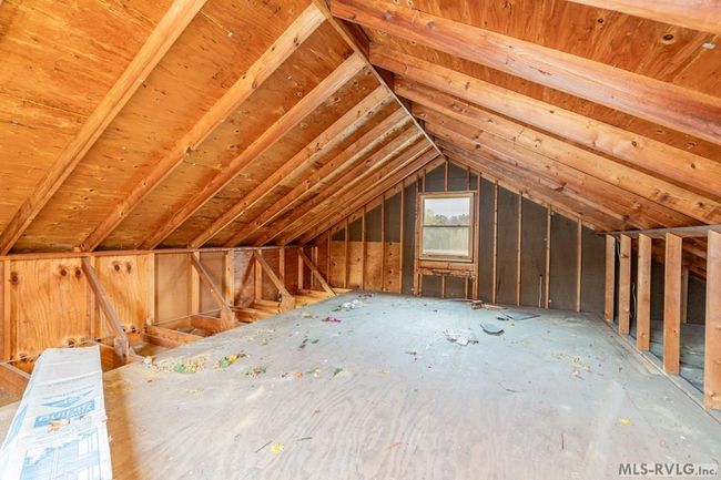Garage-upstairs | Image 37