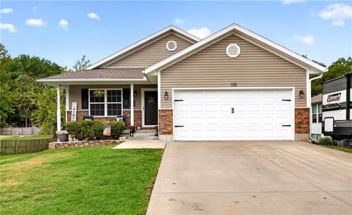 108 S Wright St, Frontenac, KS, 66763-2268 | Card Image