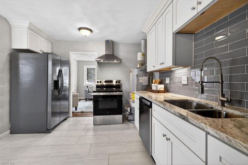 1033 Tifton St, Norfolk, VA, 23513-2932 | Card Image