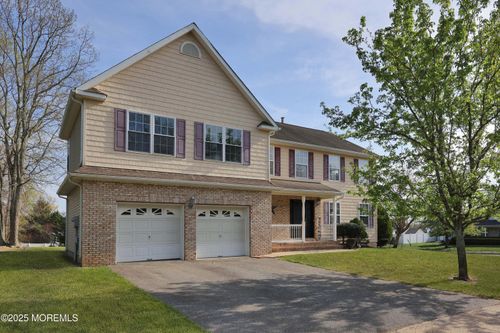 22 Roe Ln, Howell, NJ, 07731-9071 | Card Image