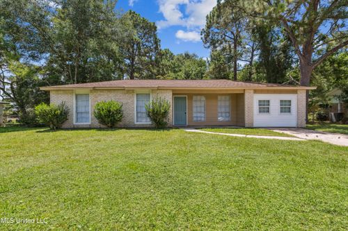 2313 Avenido Encanto St, Gautier, MS, 39553-7221 | Card Image