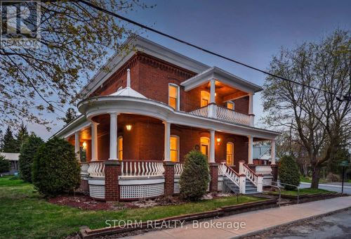 8 Church St, Moose Creek, ON, K0C1W0 | Card Image
