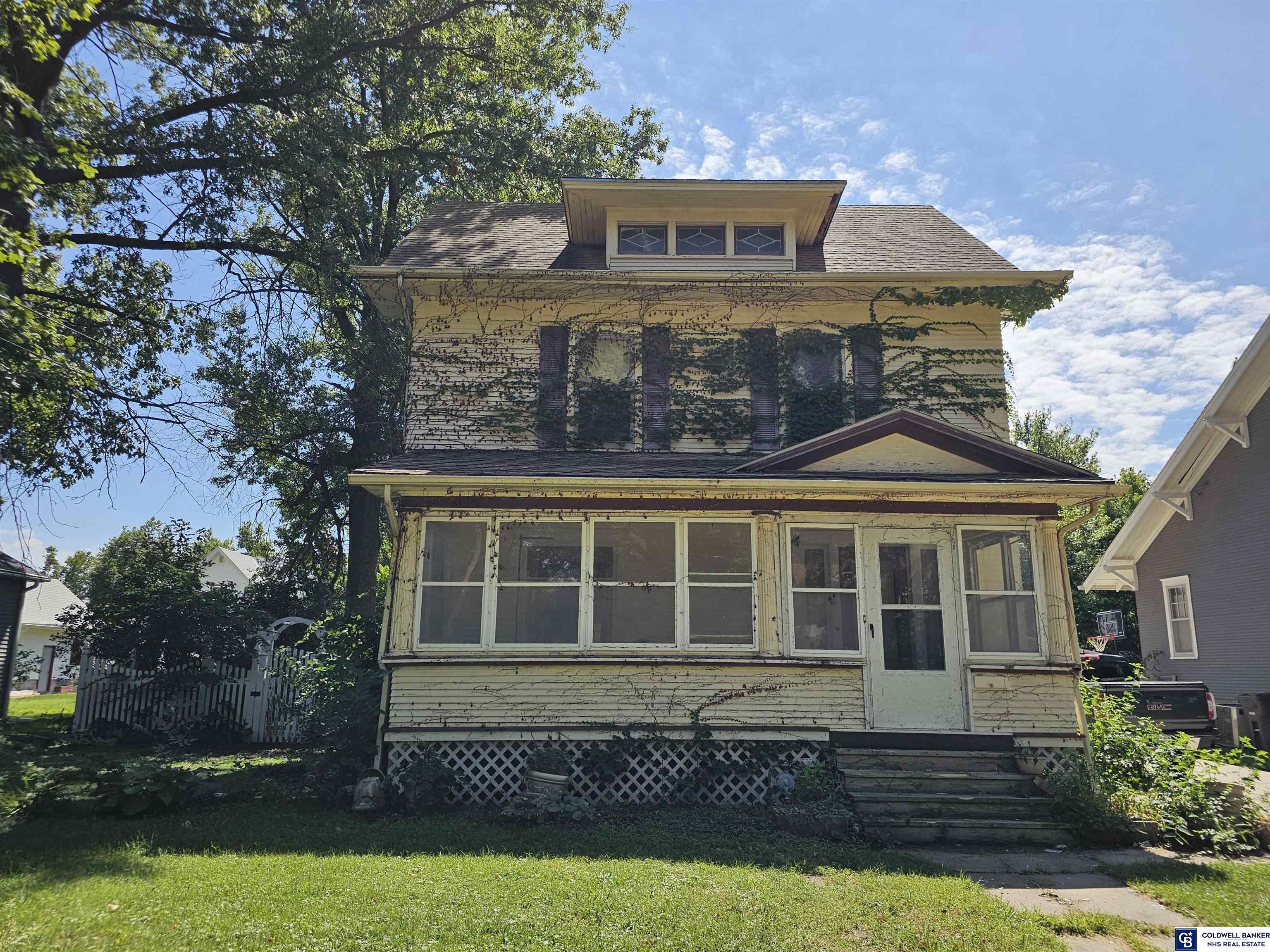 8th St, York, NE 68467