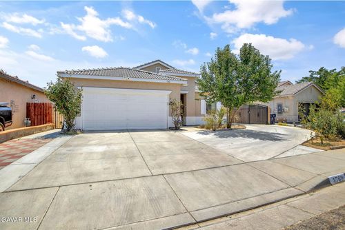 1760 Park Circle Dr, Lancaster, CA, 93535-6930 | Card Image