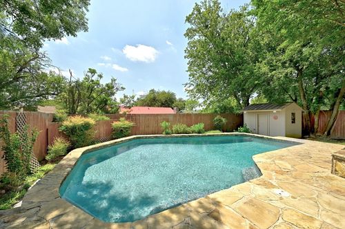 6903 Moonmont Dr, Austin, TX, 78745-6441 | Card Image