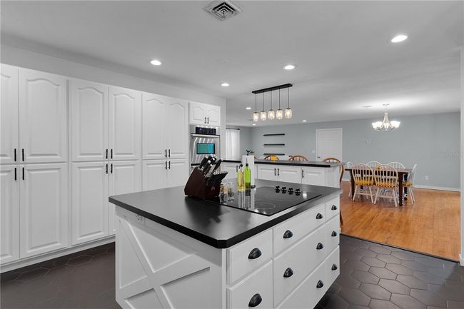 2022 Edgewood Rd, House other with 3 bedrooms, 3 bathrooms and null parking in LEESBURG FL | Image 9