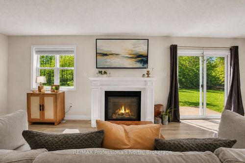 33 Whitehorn Park Rd, Bracebridge, ON, P1L0A7 | Card Image