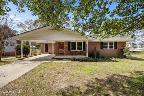 207 College Ave, Washington, NC, 27889-5206 | Card Image